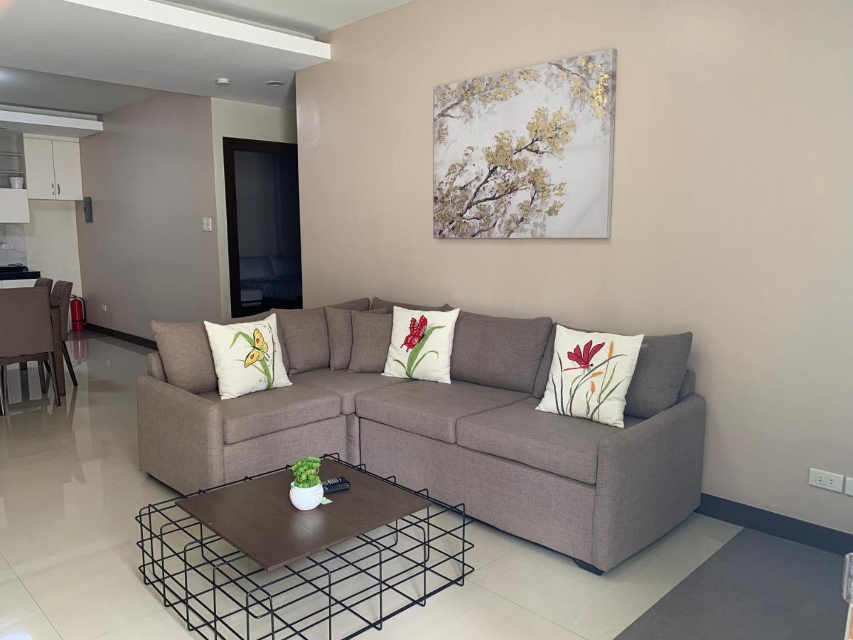 Sajo Plaza & Residences Илоило Экстерьер фото